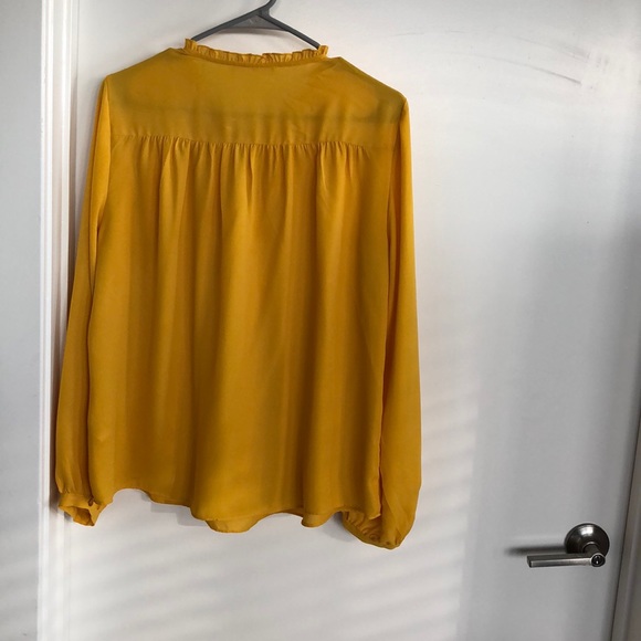 Violet+Claire Yellow long sleeve blouse $40 Size L - Picture 2 of 5